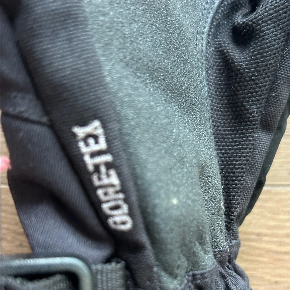 Burton Black Gortex Insulated Winter Gloves for Women ! Small